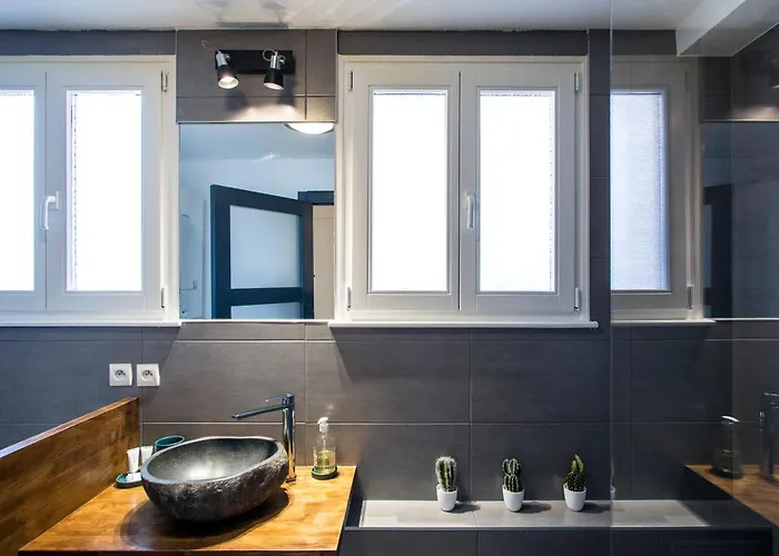 De L Ange - Au Coeur Du Centre Apartment *